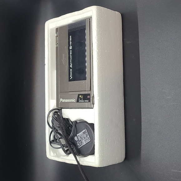 NIB Vintage Panasonic Mini Cassette Recorder RQ-355A - Picture 5 of 12
